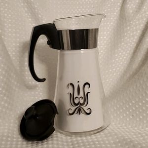 Pyrex Coffee Carafe - Fleur de lis like design